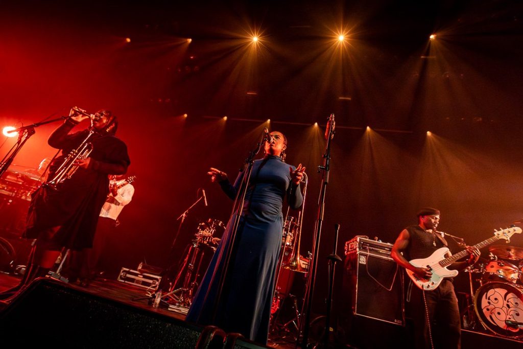 Kokoroko élőben Mauritiuson: a londoni jazz hangzásvilága