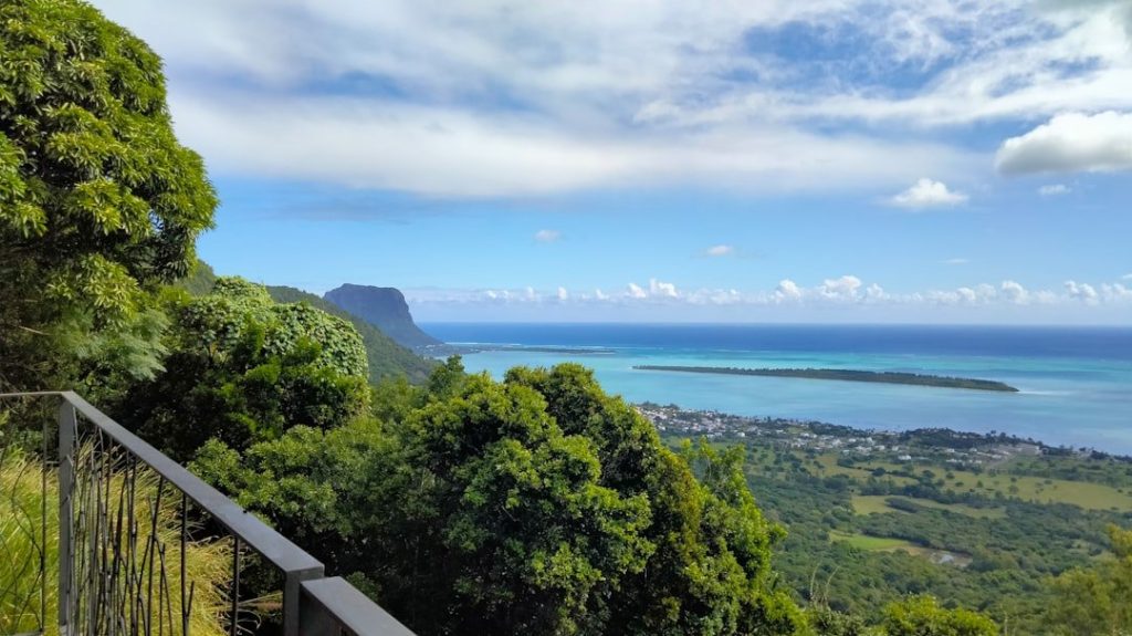 Mauritius időjárás júliusban: felhős ég, záporok és szeles partok 