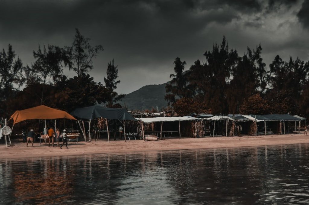 Mauritius időjárás: záporok, erős szél, és némi óvatosság a partokon (augusztus 5.)
