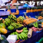 Na, képzeld, Mauritiuson most nagyban készülnek a következő hónapok vallási eseményeire! Lesz itt minden, ami szem-szájnak ingere: hindu, keresztény, muszlim ünnepek, szóval a sziget most tényleg felpörög. Néhány dátumot érdemes észben tartani, főleg ha épp most tervezel utazni ide, mert ilyenkor a forgalom kicsit bedurvulhat, és néhány helyen lezárásokra is számítani kell. Szóval, ha nem akarsz dugóban ülni, vagy épp lemaradni valami izgalmas eseményről, csekkold előre, mikor vannak ezek a nagyobb ünnepségek. Egyébként ilyenkor a helyiek baromi vendégszeretőek, szóval nyugodtan csatlakozz valamelyik felvonuláshoz vagy szertartáshoz – simán életre szóló élmény lehet! És persze a fotóid is kőkemények lesznek. Ha tehát Mauritiusra jössz, ne lepődj meg, ha hirtelen mindenki ünnepel – ilyenkor igazán megmutatja magát a sziget színes, pörgős oldala!